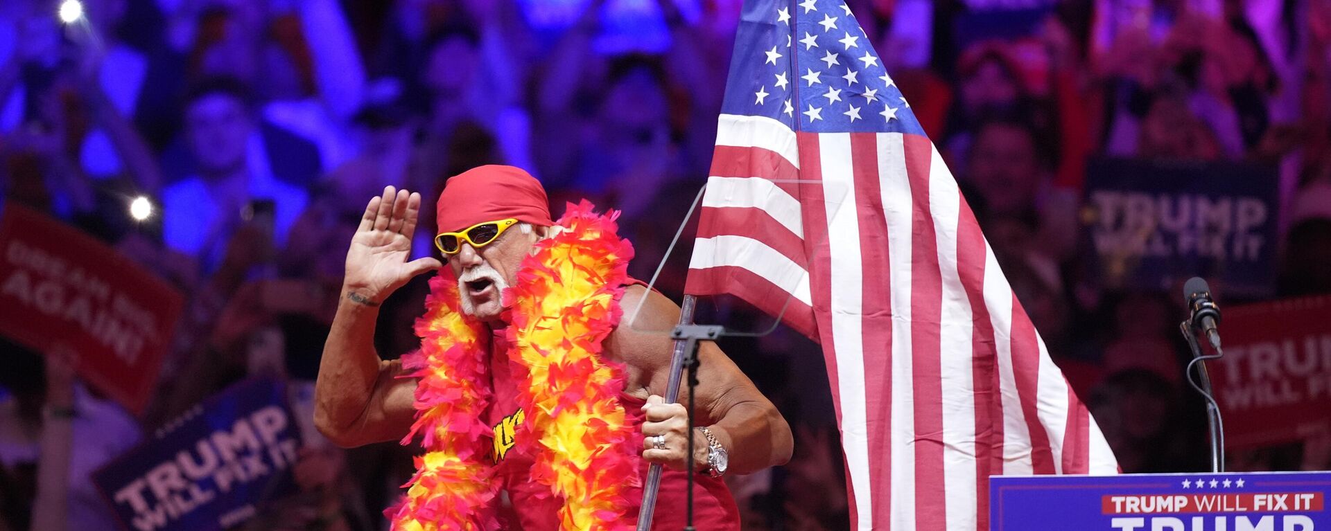 Hulk Hogan stands on stage before Republican presidential nominee former President Donald Trump at a campaign rally at Madison Square Garden, Sunday, Oct. 27, 2024, in New York. - Sputnik International, 1920, 31.10.2024