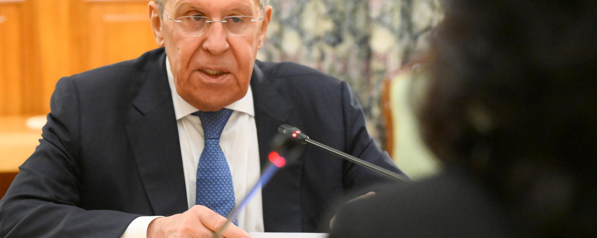 Russian Foreign Minister Sergey Lavrov at a meeting with his North Korean counterpart, Choe Son Hui.  - Sputnik International, 1920, 25.04.2025