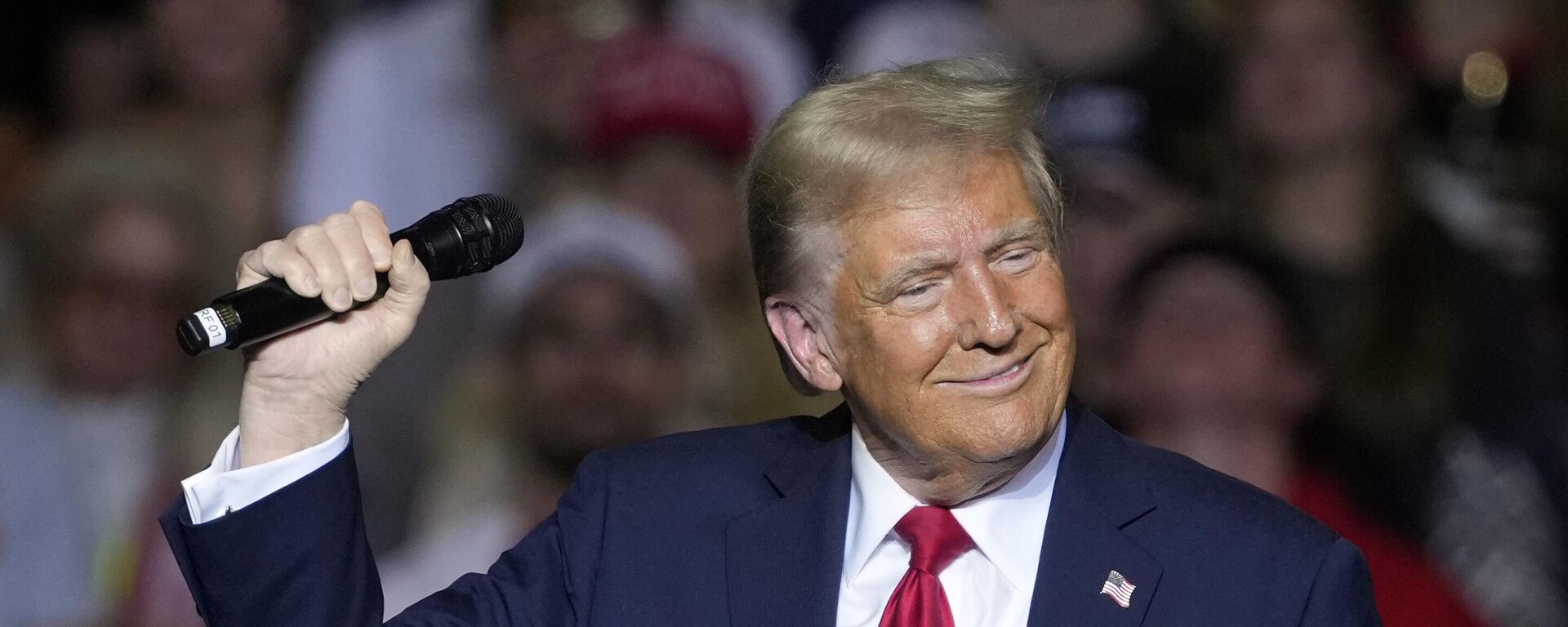 Republican presidential nominee former President Donald Trump speaks at a campaign rally Friday, Nov. 1, 2024, in Milwaukee. - Sputnik International, 1920, 12.04.2025