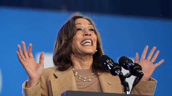 Democratic presidential nominee Vice President Kamala Harris speaks during a campaign rally, Saturday, Nov. 2, 2024, at the PNC Music Pavilion in Charlotte, N.C.  - Sputnik International