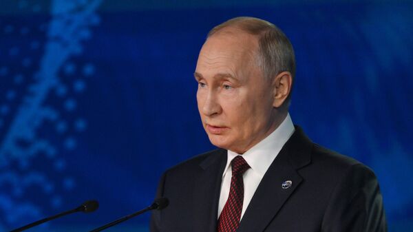 Russian President Vladimir Putin speaks at the plenary session of the 21st Annual Meeting of the Valdai International Discussion Club - Sputnik International