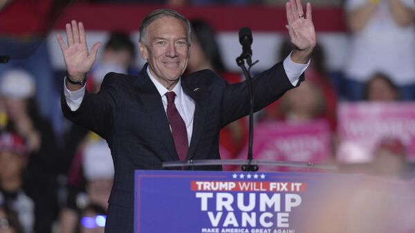 Former Secretary of State Mike Pompeo speaks before Republican presidential candidate former President Donald Trump at a campaign rally, Monday, Nov. 4, 2024. - Sputnik International