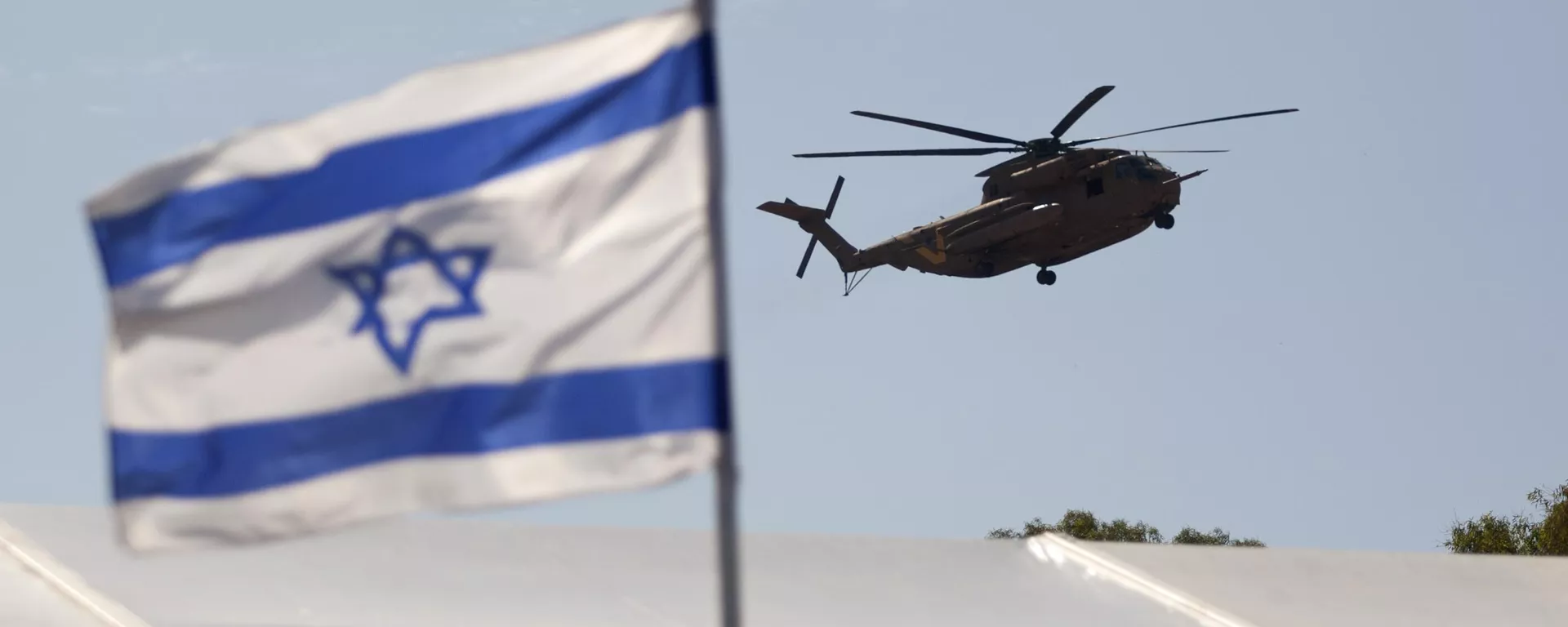 An Israeli military Helicopter carrying released soldier Gilad Schalit lands at Tel-Nof Air Force base, central Israel. - Sputnik International, 1920, 12.11.2024