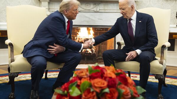 President Joe Biden meets with President-elect Donald Trump in the Oval Office of the White House - Sputnik International