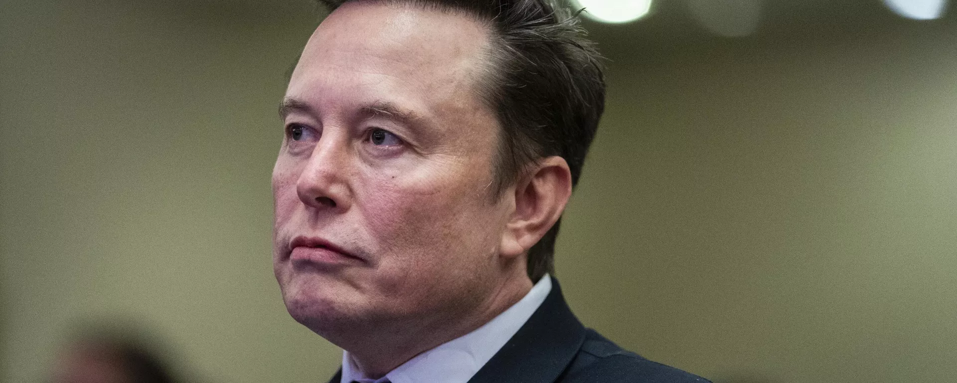 Elon Musk listens as President-elect Donald Trump speaks during a meeting with the House GOP conference, Wednesday, Nov. 13, 2024, in Washington Elon Musk listens as President-elect Donald Trump speaks during a meeting with the House GOP conference, Wednesday, Nov. 13, 2024, in Washington - Sputnik International, 1920, 04.07.2025