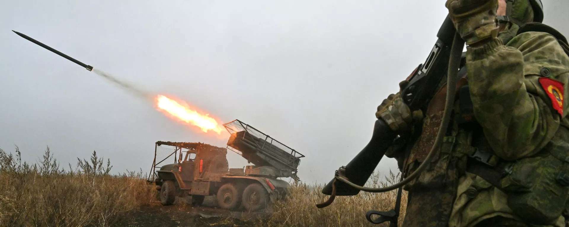 Russian servicemen of the Tsentr Group of Forces fire a BM-21 Grad multiple rocket launcher towards Ukrainian positions in the Krasnoarmeysk sector of the frontline amid Russia's military operation in Ukraine. - Sputnik International, 1920, 17.11.2024