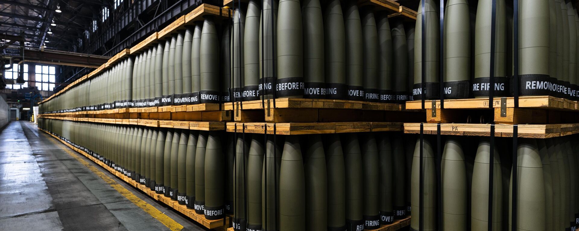 155 mm M795 artillery projectiles are stored for shipping to other facilities to complete the manufacturing process at the Scranton Army Ammunition Plant in Scranton, Pa., Thursday, April 13, 2023 - Sputnik International, 1920, 24.11.2024