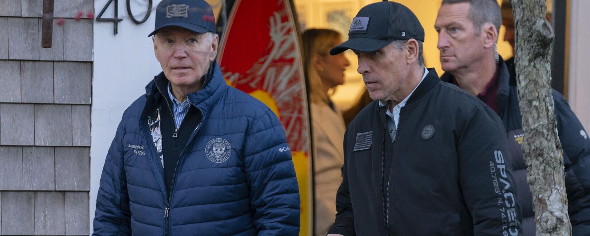 President Joe Biden and son Hunter Biden walk in downtown Nantucket Mass., Friday, Nov. 29, 2024. - Sputnik International, 1920, 02.12.2024