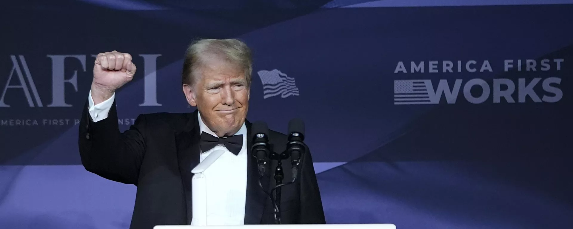 President-elect Donald Trump gestures after speaking during an America First Policy Institute gala at his Mar-a-Lago estate, Thursday, Nov. 14, 2024, in Palm Beach, Fla.  - Sputnik International, 1920, 13.12.2024