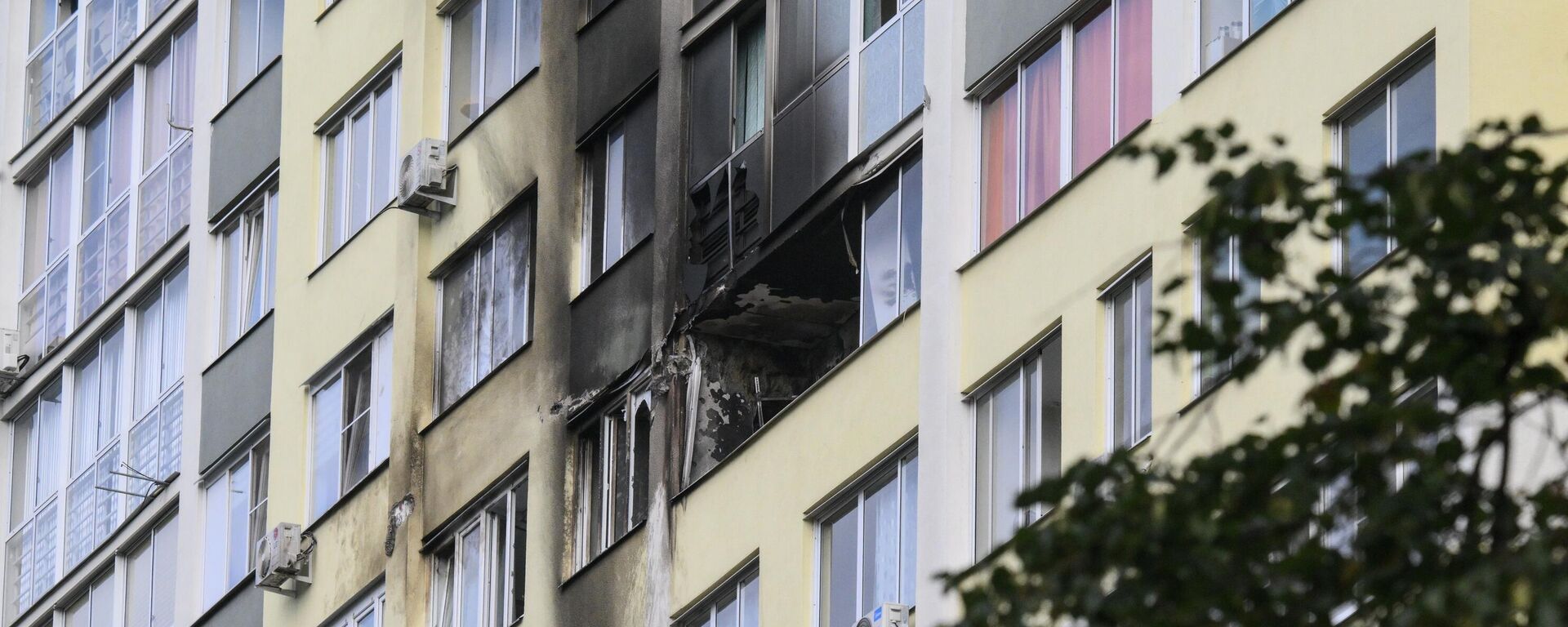 Damaged apartment block following a Ukrainian drone attack on Ramenskoye, Moscow region, Russia - Sputnik International, 1920, 16.02.2026