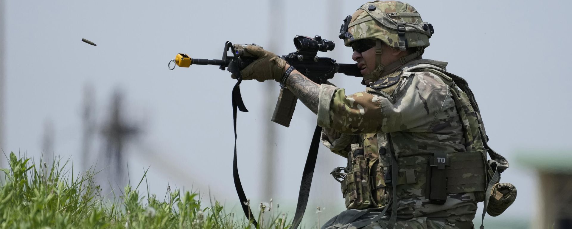 U.S. soldier from the 2nd Infantry Division competes in an air assault and STX lanes during the best squad competition at Camp Humphreys in Pyeongtaek, South Korea, Thursday, May 4, 2023.  - Sputnik International, 1920, 14.08.2026