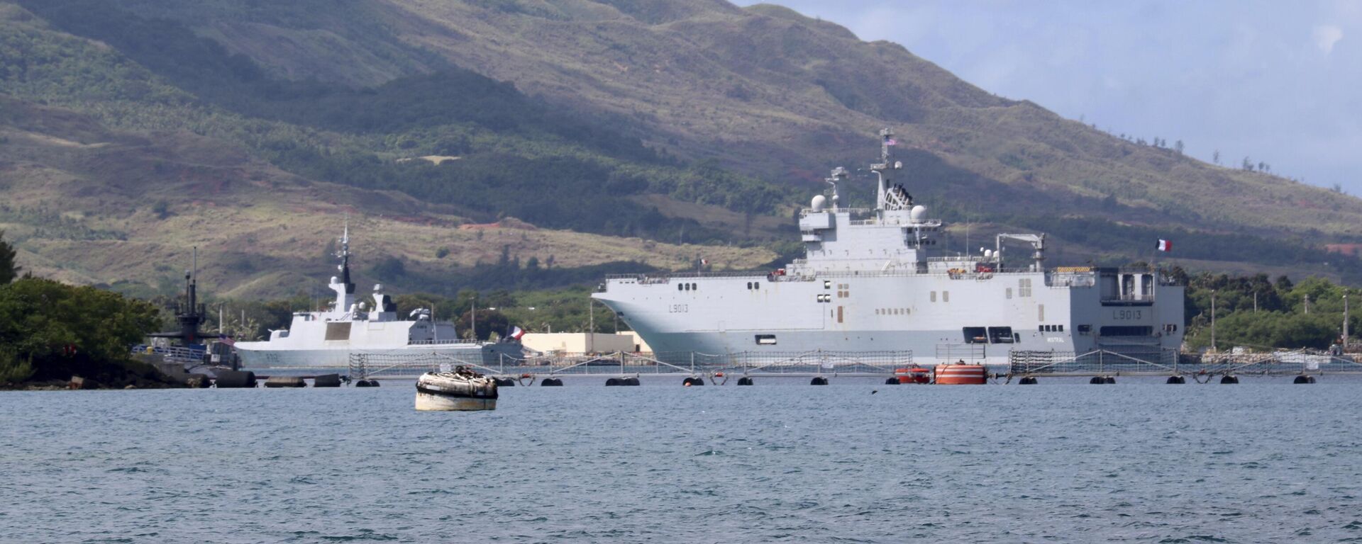 French Navy ships sit in port at Naval Base Guam, Friday, May 12, 2017.  - Sputnik International, 1920, 17.12.2024