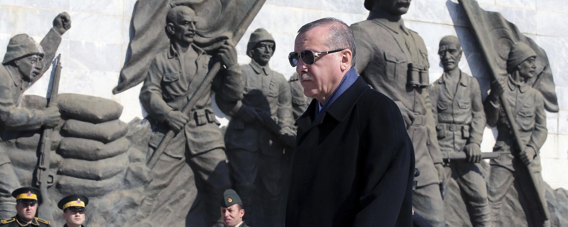 Turkey's President Recep Tayyip Erdogan walks during a ceremony marking the 102nd anniversary of Gallipoli campaign, in Gallipoli peninsula where troops under British command landed in 1915. File photo. - Sputnik International, 1920, 24.12.2024