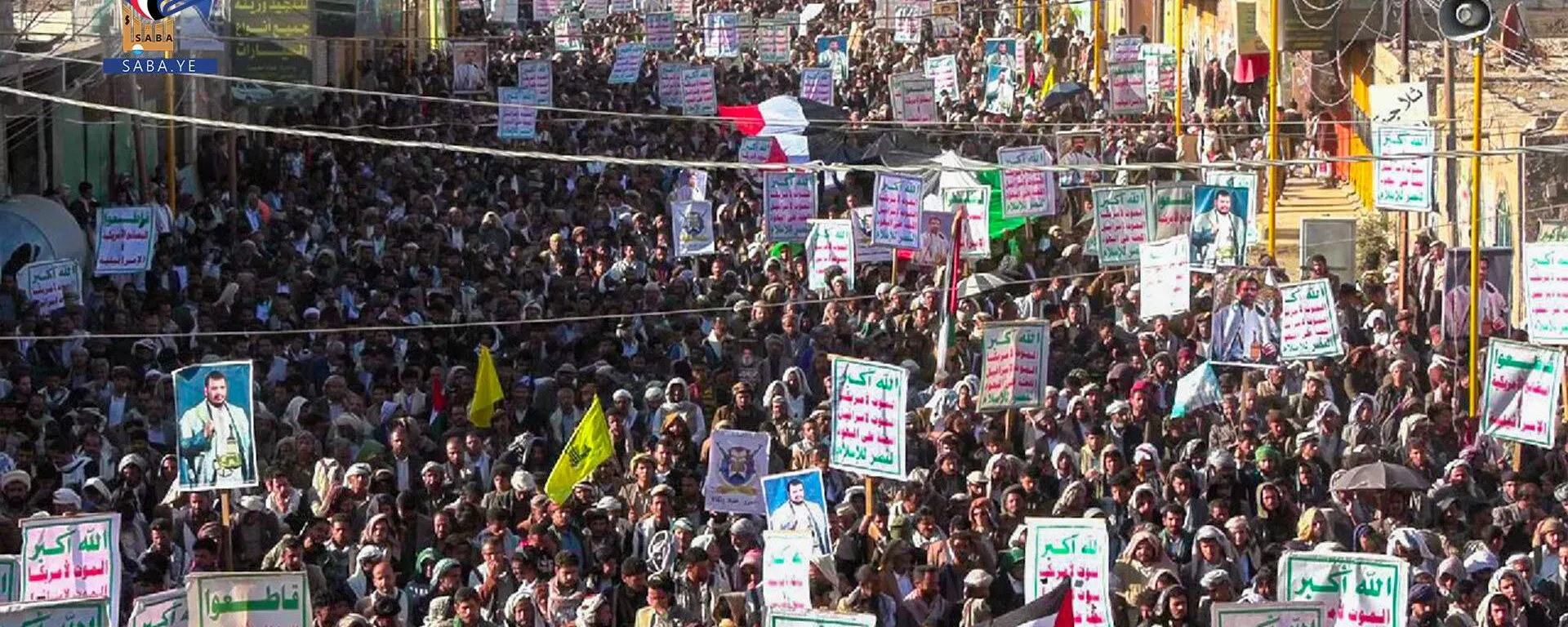 Residents of Dhamar City, southwestern Yemen, gather for a massive pro-Houthi, pro-Palestinian, anti-US, anti-Israeli rally on December 27, a day after a massive Israeli attack on Yemen. The rally was one of dozens taking place across Houthi-controlled areas, with crowds at many of the events stretching literally as far as they eye can see. - Sputnik International, 1920, 27.01.2025