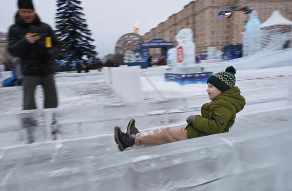 At the event, visitors can dive headfirst into the magic and charm of traditional Russian winter festivals. - Sputnik International