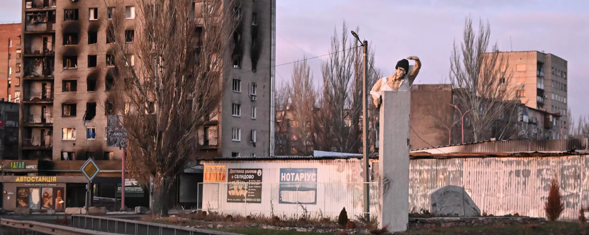 Donetsk People's Republic. Homes damaged in fierce fighting between Russian and Ukrainian forces. - Sputnik International, 1920, 04.01.2025