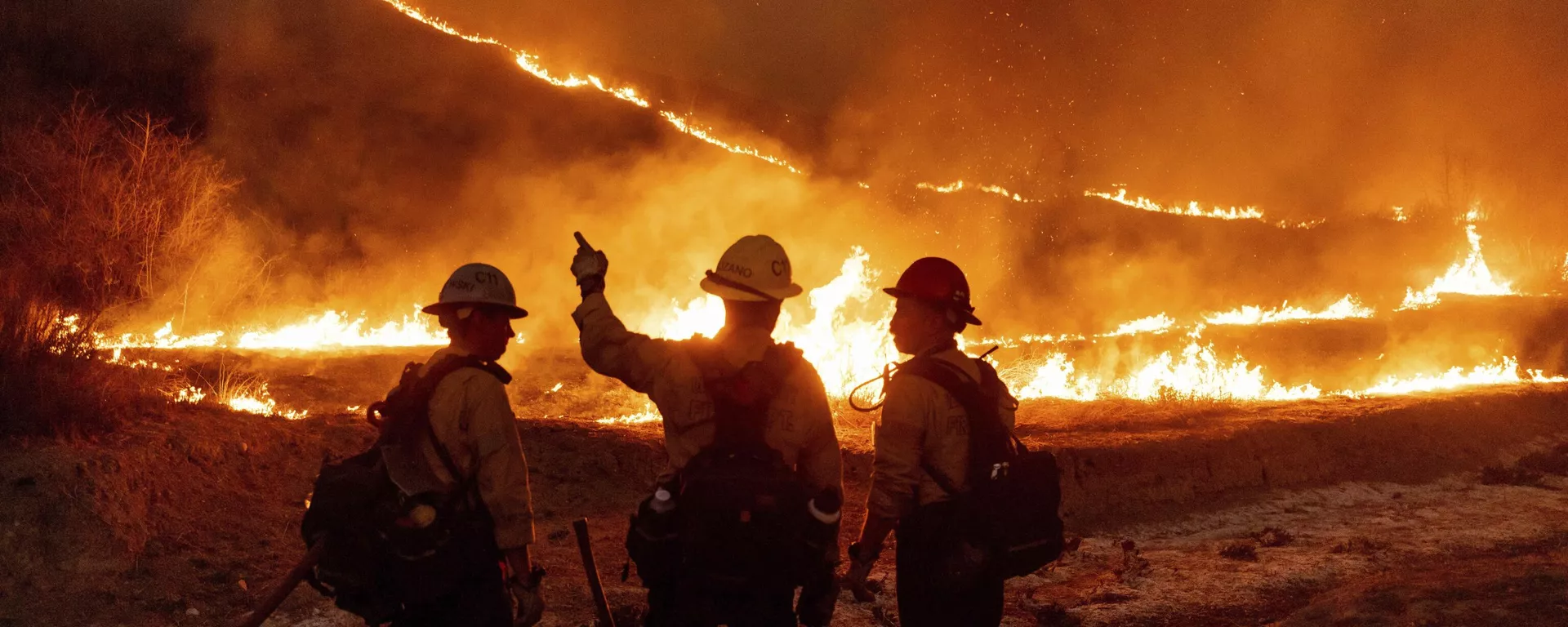 Fire crews battle the Kenneth Fire in the West Hills section of Los Angeles, Thursday, Jan. 9, 2025.  - Sputnik International, 1920, 10.01.2025