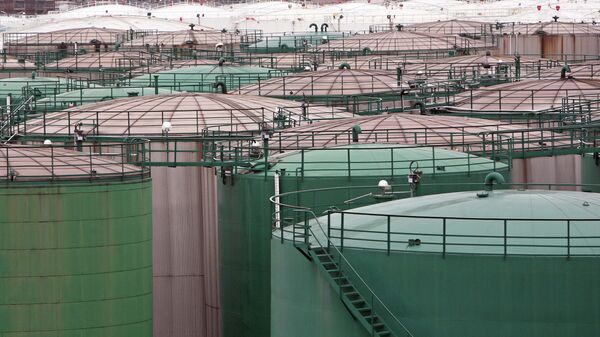 Oil storage tanks in Hamburg, Germany. File photo. - Sputnik International