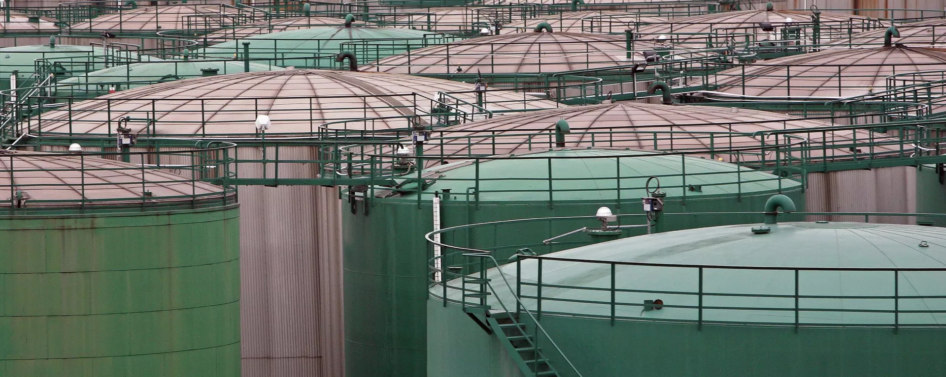 Oil storage tanks in Hamburg, Germany. File photo. - Sputnik International, 1920, 11.01.2025