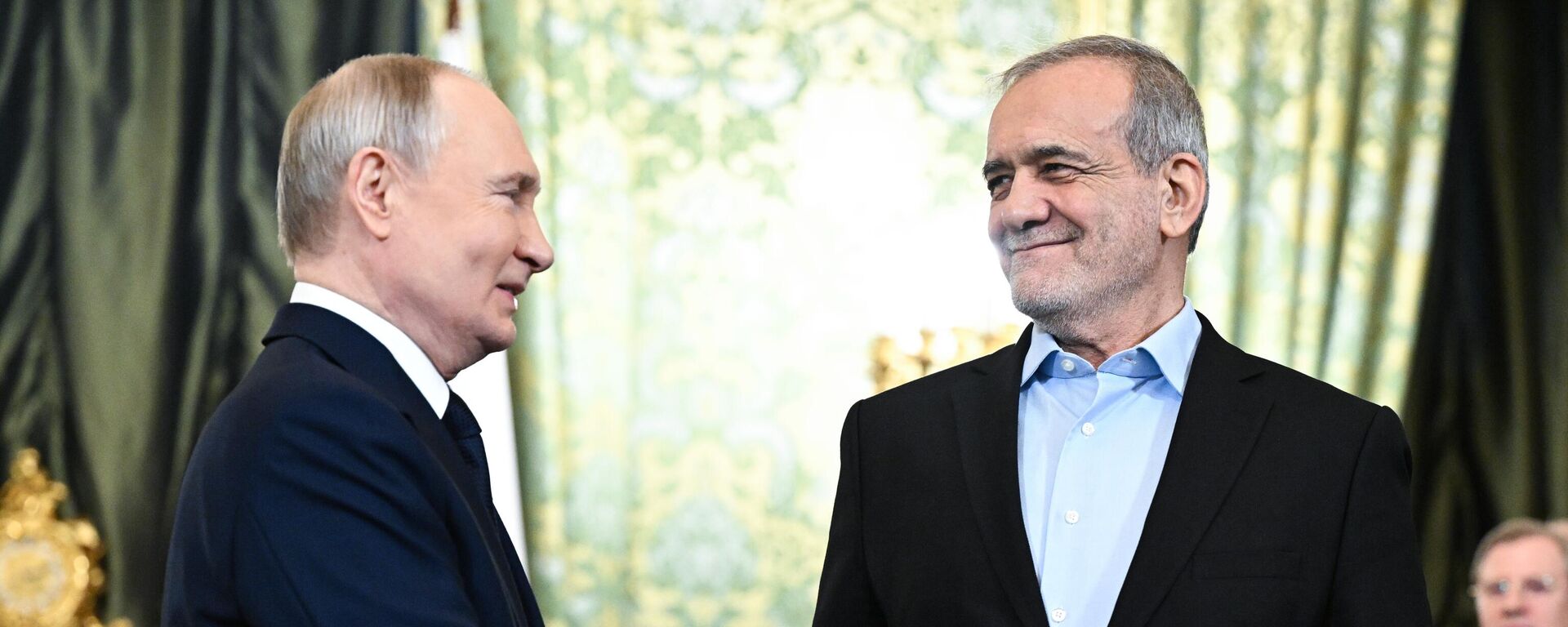 Russian President Vladimir Putin during a meeting with Iranian President Masoud Pezeshkian. - Sputnik International, 1920, 25.08.2025