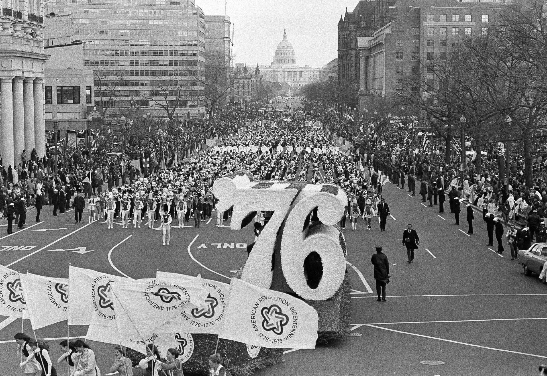 One thousand nine hundred and seventy six bandsmen from 20 schools in Fairfax Country, Virginia, march down Pennsylvania Avenue in the inaugural parade, Jan. 20, 1973. - Sputnik International, 1920, 19.01.2025