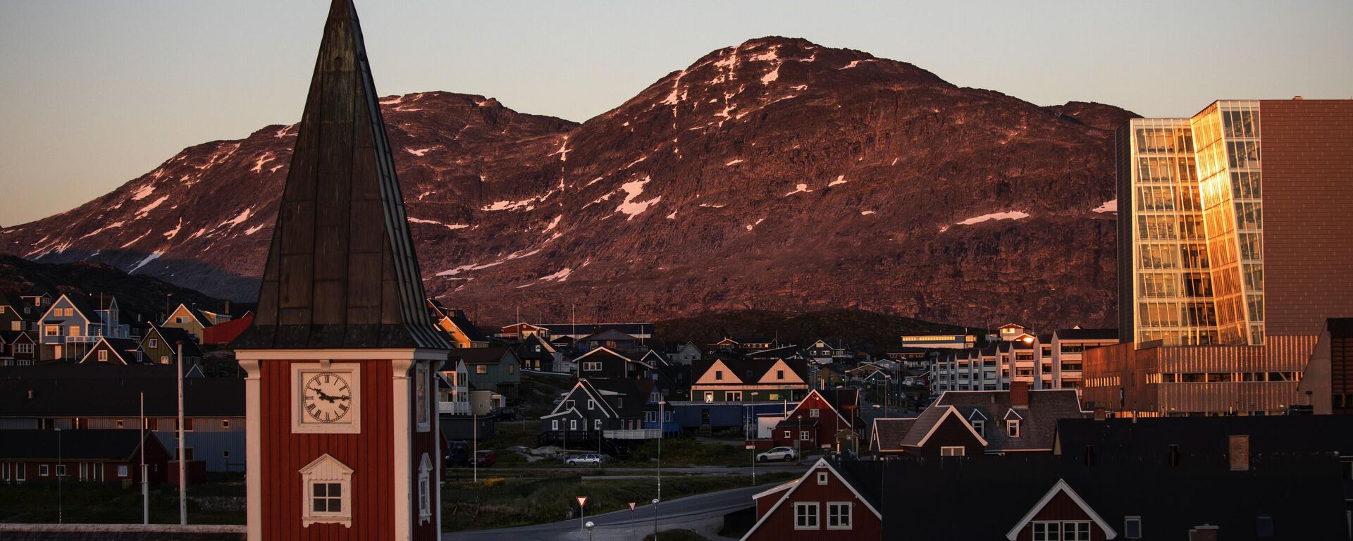 The sun sets over Nuuk, Greenland, Monday, July. 31, 2017 - Sputnik International, 1920, 19.01.2026