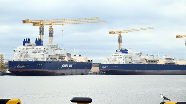 Icebreaking LNG tanker Pyotr Stolypin is seen moored to the pier of the Zvezda shipbuilding complex in Primorsky Krai region, Russia. - Sputnik International