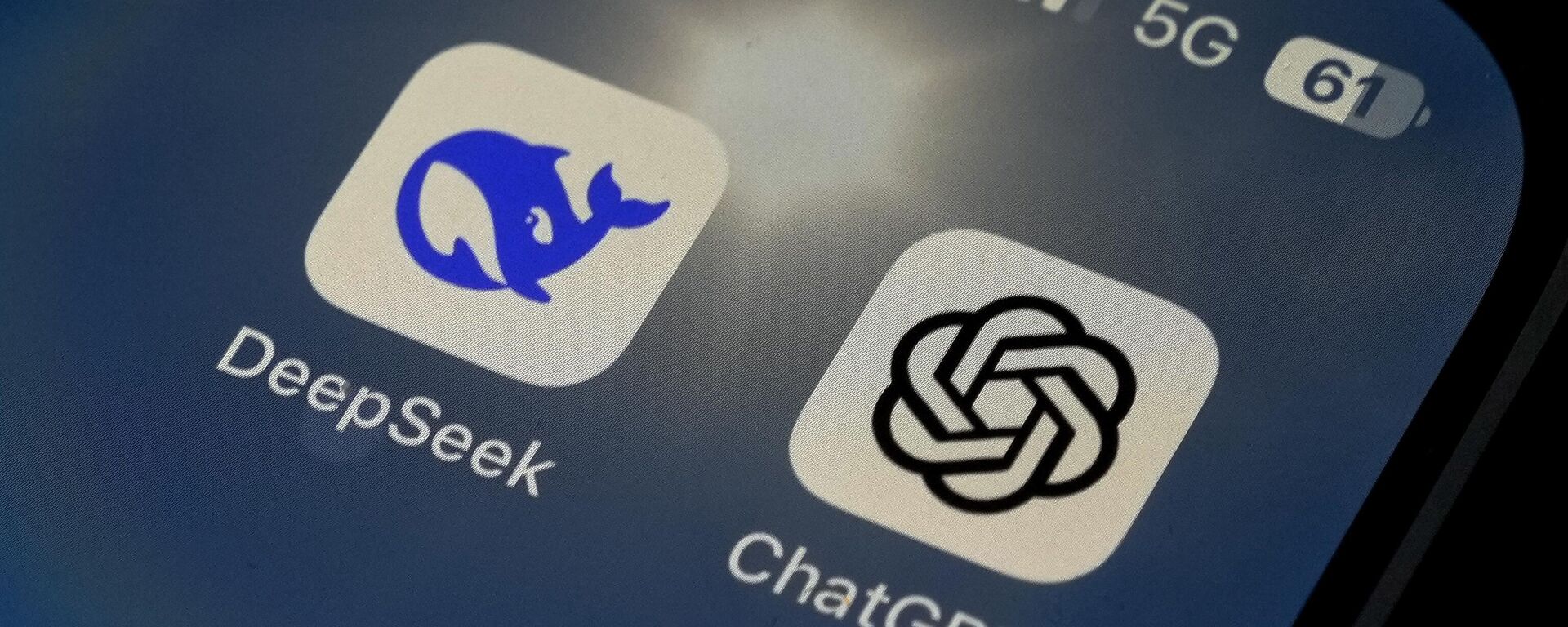 The Icons for the smartphone apps DeepSeek and ChatGPT are seen on a smartphone screen in Beijing, Tuesday, Jan. 28, 2025.  - Sputnik International, 1920, 17.04.2025