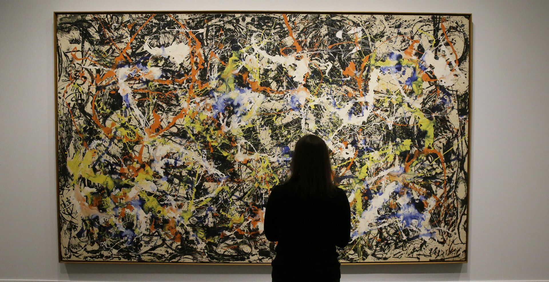 In this photo made Wednesday, Nov. 18, 2015, a painting is displayed in the exhibit “Jackson Pollock: Blind Spots” at the Dallas Museum of Art in Dallas.  - Sputnik International, 1920, 05.02.2025