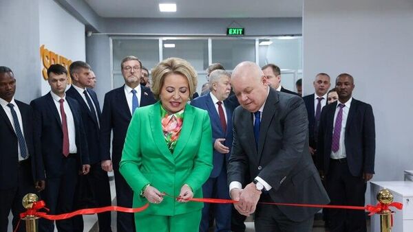 The grand opening ceremony of Sputnik hub in Ethiopia attended by Dmitry Kiselev, general director of the Sputnik News Agency's parent organization Rossiya Segodnya, and Russian Federation Council speaker Valentina Matviyenko. - Sputnik International