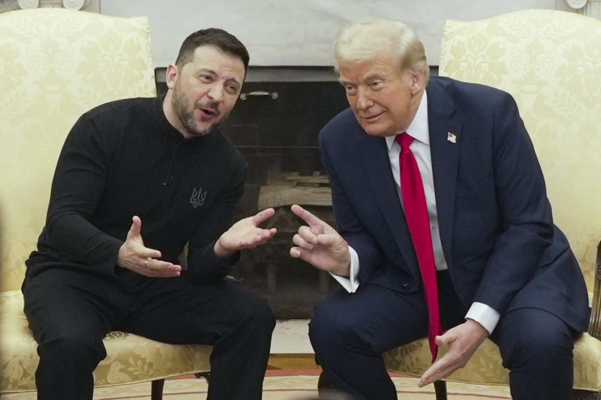 President Donald Trump, right, meets with Ukraine's Volodymyr Zelensky in the Oval Office at the White House, Friday, Feb. 28, 2025, in Washington.  - Sputnik International, 1920, 01.03.2025
