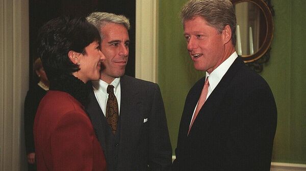 President Clinton with Jeffrey Epstein and Ghislaine Maxwell in the White House, September 1993 - Sputnik International