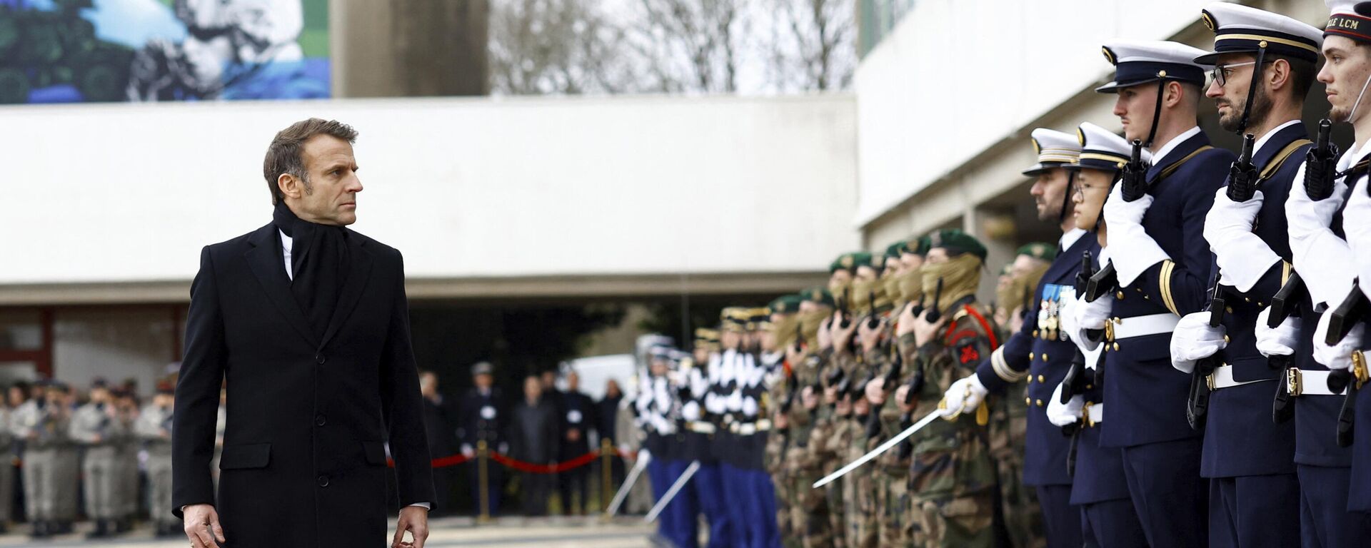 French President Emmanuel Macron reviews the troops during a military ceremony during a visit at the Digital Support and Cyber Command (CATNC) of the French Army as part of his New Year address to the Armed Forces, in Cesson-Sevigne, western France, Monday, Jan. 20, 2025.  - Sputnik International, 1920, 15.07.2025