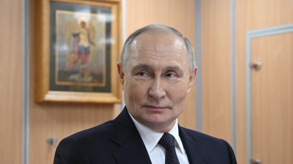 Рабочая поездка президента Владимира Путина в Мурманск - Sputnik International