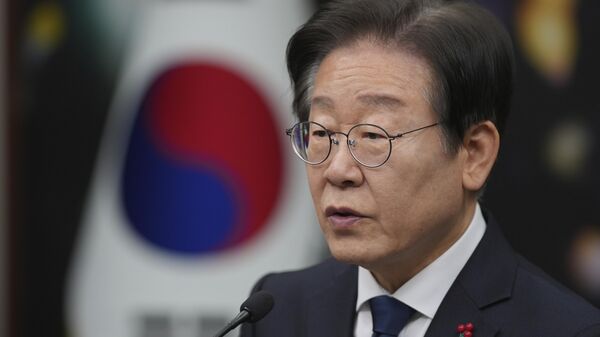 South Korea's Lee Jae-myung speaks during a press conference on removal of President Yoon Suk Yeol from office, at the party office at the National Assembly building in Seoul, South Korea, Sunday, Dec. 15, 2024.  - Sputnik International