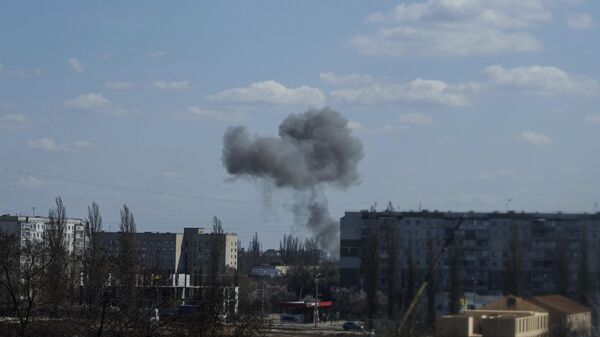 Smoke rises from an explosion following a Russian drone strike on Sumy, Ukraine - Sputnik International