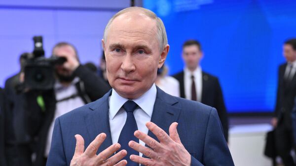 President Vladimir Putin visited Bauman Moscow State Technical University - Sputnik International