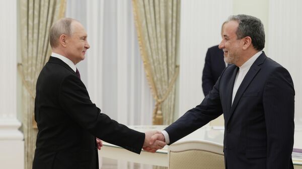 Russian President Vladimir Putin meeting with Iranian Foreign Minister Abbas Araghchi - Sputnik International