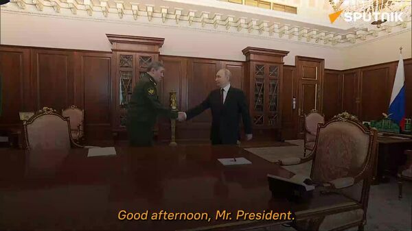 Vladimir Putin's meeting with Russian Chief of the General Staff Valery Gerasimov - Sputnik International