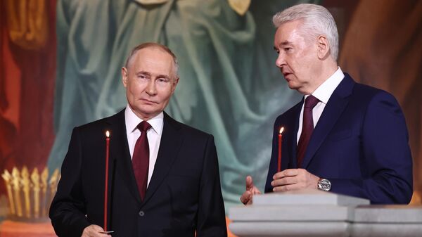 Putin attends Easter Night Service at Christ the Savior Cathedral - Sputnik International