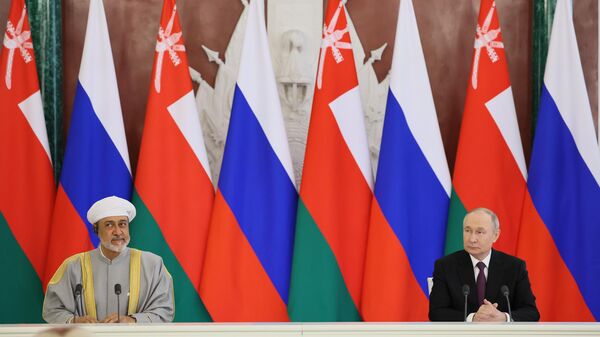 Vladimir Putin and Omani Sultan Haitham bin Tariq Al Said - Sputnik International