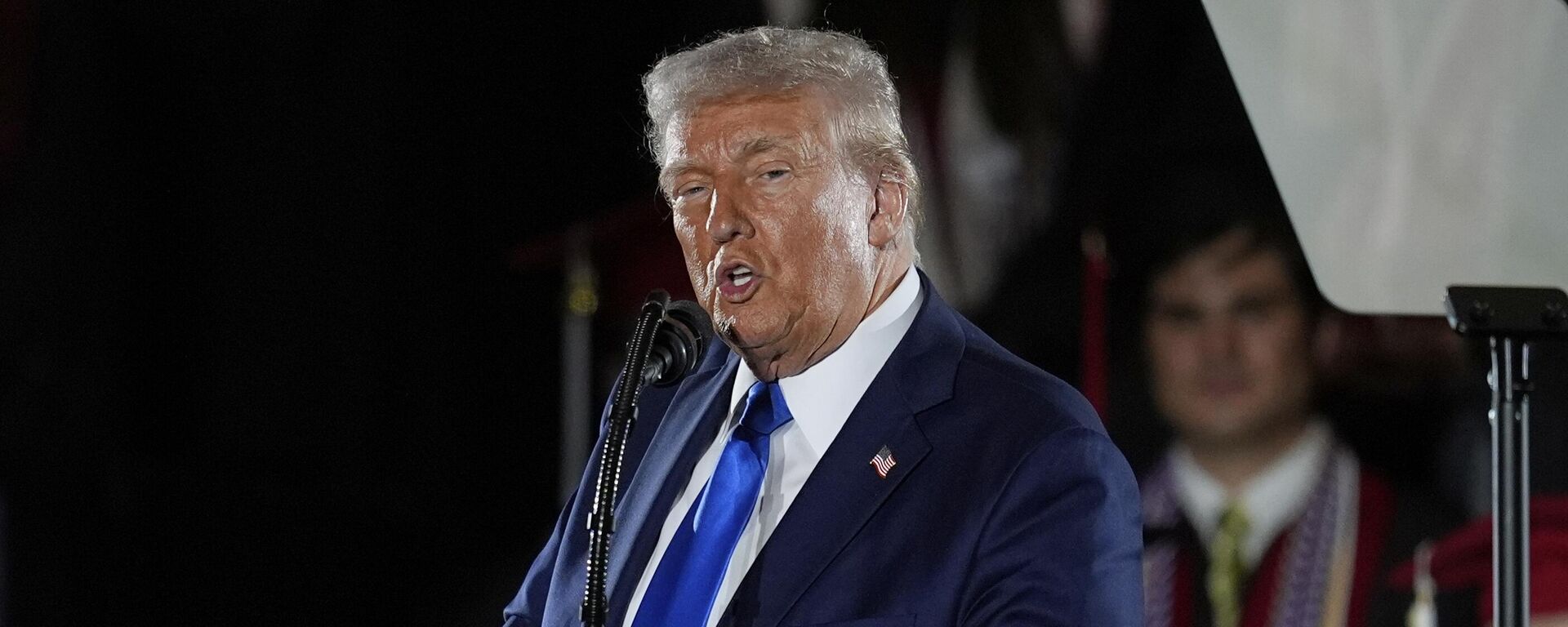 President Donald Trump gives a commencement address at the University of Alabama, Thursday, May 1, 2025, in Tuscaloosa, Ala - Sputnik International, 1920, 22.06.2025