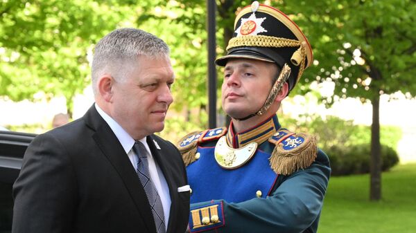 Slovakian Prime Minister Robert Fico arrives in the Kremlin to meet with President Putin of Russia ahead of the parade dedicated to the 80th anniversary of victory in the Great Patriotic War. May 9, 2025. - Sputnik International