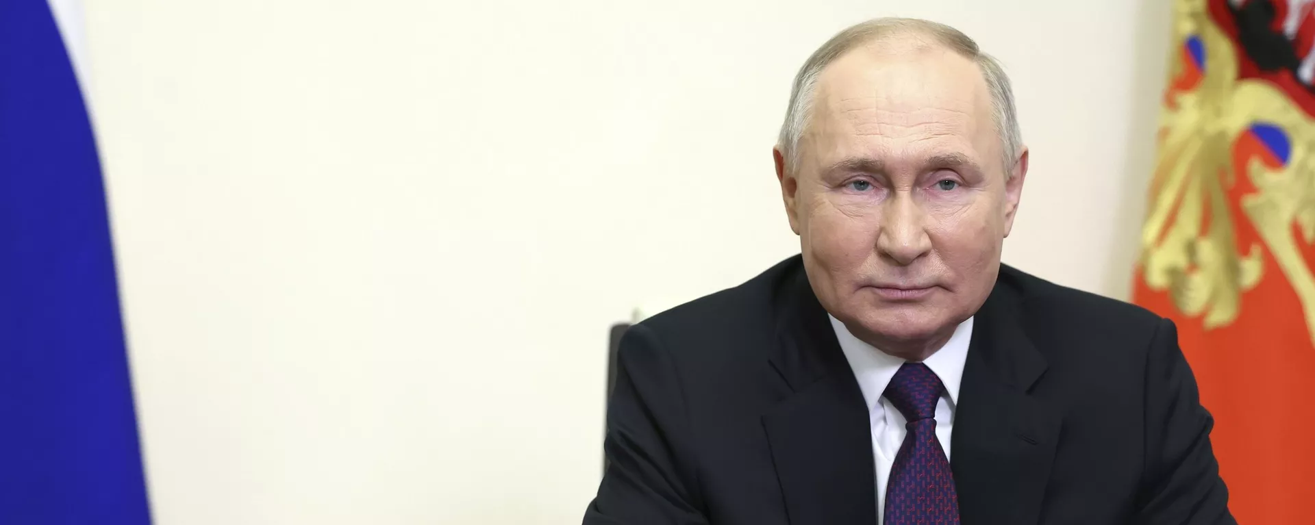 Russian President Vladimir Putin delivers a video address to mark the 31st anniversary of the founding of the National Energy Giant Gazprom at the Novo-Ogaryovo state residence, outside Moscow, Russia, on Saturday, Feb. 17, 2024 - Sputnik International, 1920, 10.05.2025