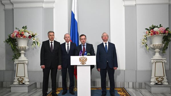 Russian delegation talks to the press following negotiations with Ukraine in Istanbul - Sputnik International