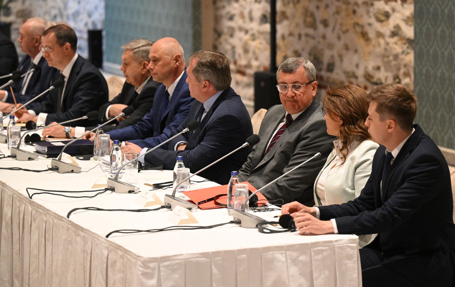 Members of the Russian delegation at the negotiations between the delegations of Russia and Ukraine in Istanbul. Members of the Russian delegation at the negotiations between the delegations of Russia and Ukraine in Istanbul. - Sputnik International, 1920, 16.05.2025