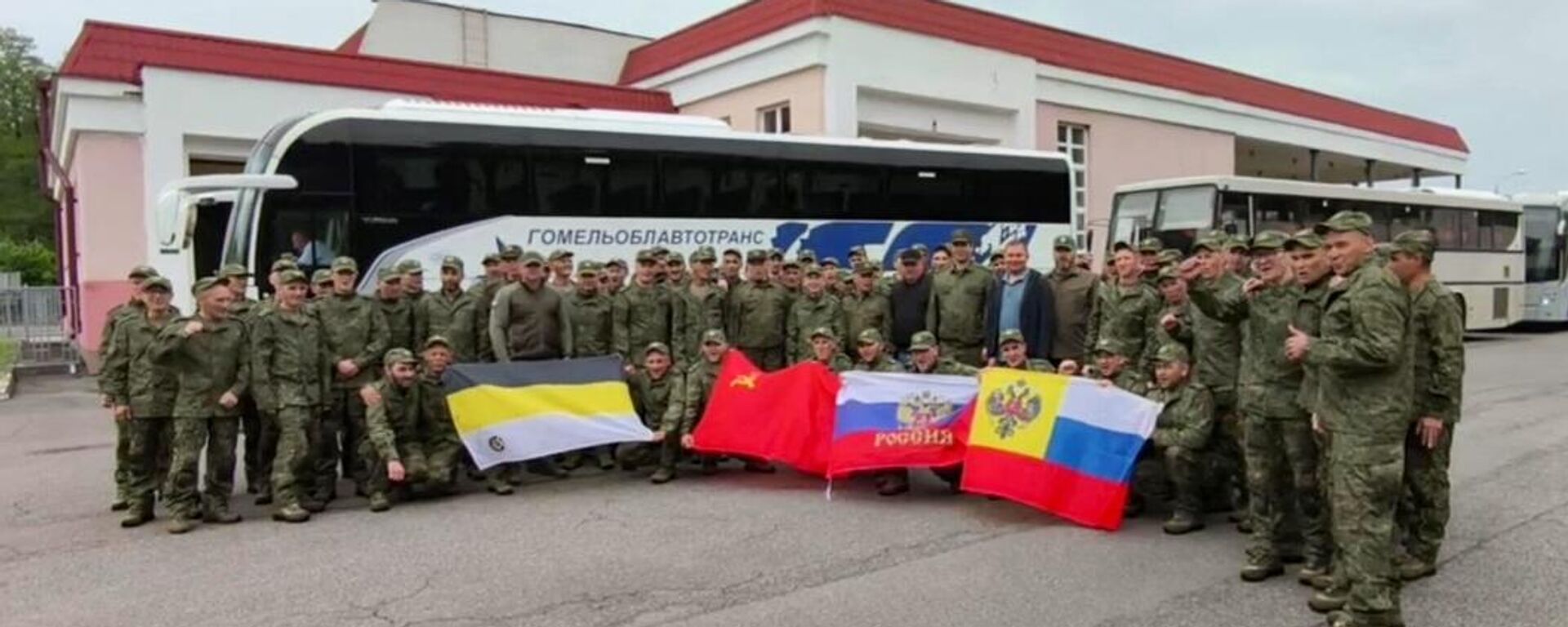 Russian servicemen returned from Ukrainian captivity. Russian servicemen returned from Ukrainian captivity. - Sputnik International, 1920, 25.05.2025