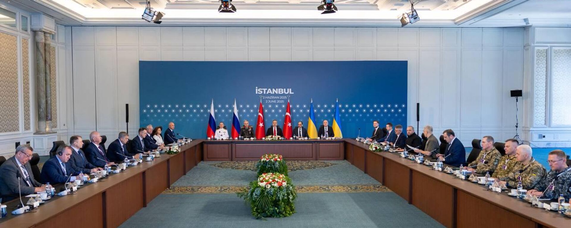 Second Round of Russia-Ukraine Talks Begin in Istanbul - Sputnik International, 1920, 02.06.2025