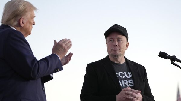 Donald Trump and Elon Musk - Sputnik International