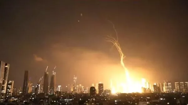 Social media image shows what appears to be Iranian retaliation to Israel's June 13 attack. - Sputnik International